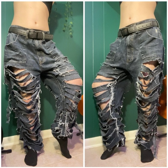 SOLD - APOCALYPSE Extremely Distressed Baggy 6 Pocket Denim Jeans D.I.Y - Picture 3 of 10